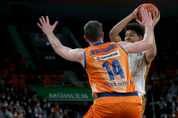 他的多面性 他的多面性